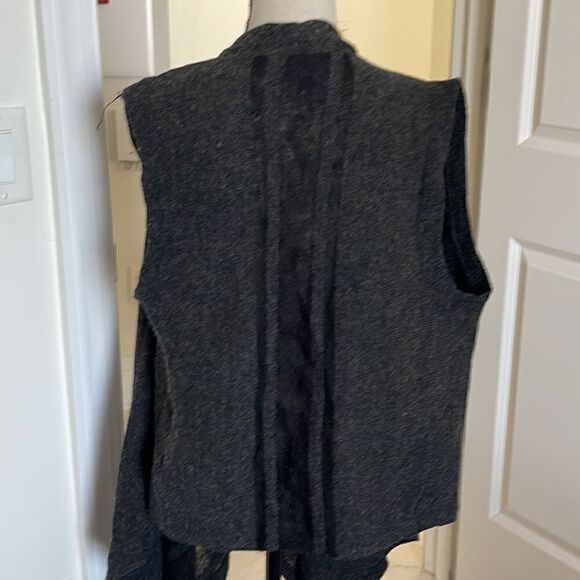 So versatile Banana Republic Wool wrap vest. - Picture 5 of 8